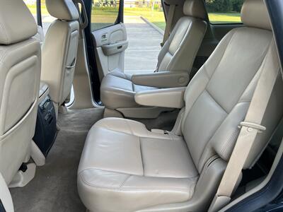 2009 Cadillac Escalade AWD LEATHER SUNROOF HEATED SEATS 3rd ROW 7 PASS   - Photo 46 - Houston, TX 77031