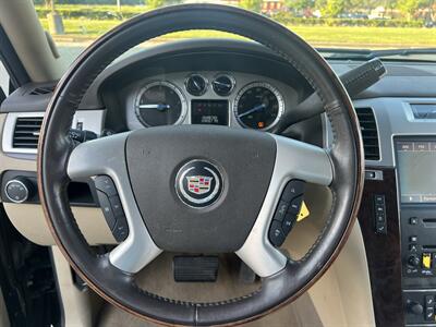 2009 Cadillac Escalade AWD LEATHER SUNROOF HEATED SEATS 3rd ROW 7 PASS   - Photo 32 - Houston, TX 77031
