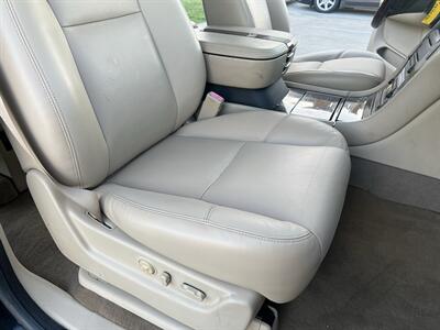 2009 Cadillac Escalade AWD LEATHER SUNROOF HEATED SEATS 3rd ROW 7 PASS   - Photo 43 - Houston, TX 77031