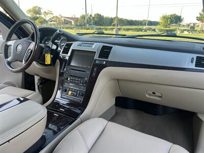 2009 Cadillac Escalade AWD LEATHER SUNROOF HEATED SEATS 3rd ROW 7 PASS   - Photo 30 - Houston, TX 77031