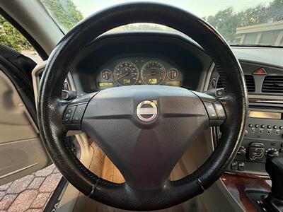 2005 Volvo S60 2.5T LEATHER SUNROOF HEATED SEATS FRESH TRADE   - Photo 31 - Houston, TX 77031