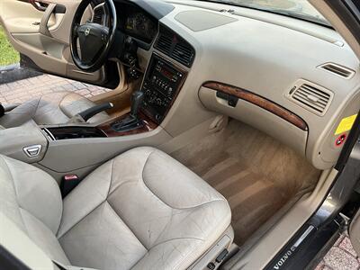 2005 Volvo S60 2.5T LEATHER SUNROOF HEATED SEATS FRESH TRADE   - Photo 20 - Houston, TX 77031