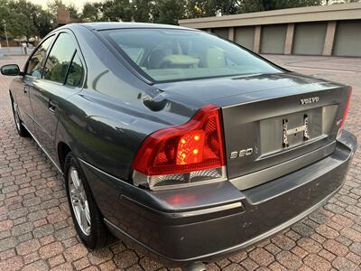 2005 Volvo S60 2.5T LEATHER SUNROOF HEATED SEATS FRESH TRADE   - Photo 12 - Houston, TX 77031