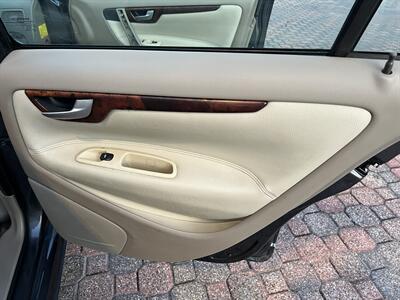 2005 Volvo S60 2.5T LEATHER SUNROOF HEATED SEATS FRESH TRADE   - Photo 49 - Houston, TX 77031