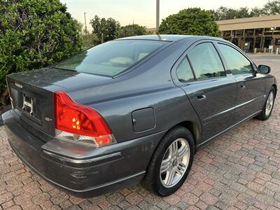 2005 Volvo S60 2.5T LEATHER SUNROOF HEATED SEATS FRESH TRADE   - Photo 9 - Houston, TX 77031