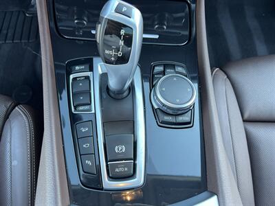 2017 BMW 550i xDrive GRAN TURISMO M SPT PK CWP 19 " WHLS HUD   - Photo 62 - Houston, TX 77031