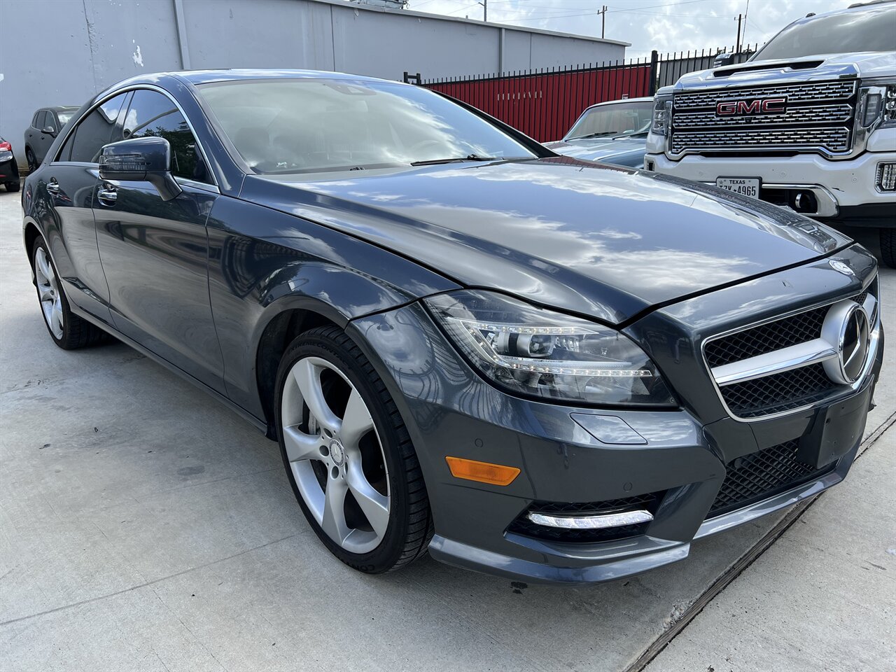 2013 Mercedes-Benz CLS 550 PARK ASST LANE ASST KEYLESS GO VENT SEATS - Photo 1 - Houston, TX 77031