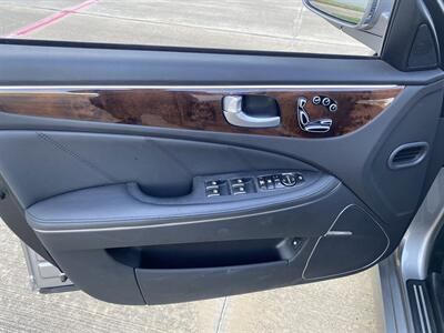 2012 Hyundai Equus ULTIMATE REAR RECLINE SEATS COOLER BOX REAR ENT   - Photo 62 - Houston, TX 77031