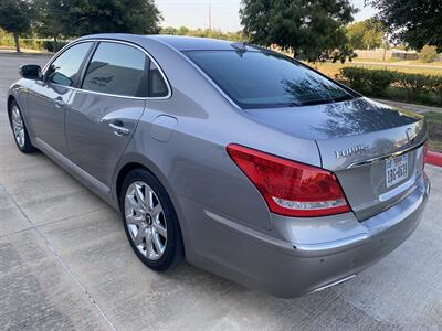 2012 Hyundai Equus ULTIMATE REAR RECLINE SEATS COOLER BOX REAR ENT   - Photo 8 - Houston, TX 77031