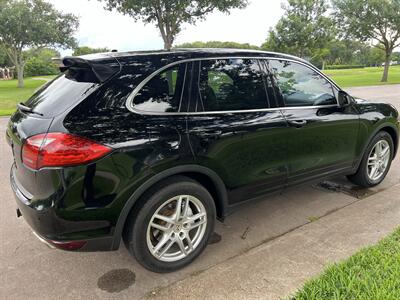 2012 Porsche Cayenne LEATHER SUNROOF HEATED STS REARCAM SIRIUS 19 " WHLS - Photo 11 - Houston, TX 77031