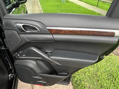 2012 Porsche Cayenne LEATHER SUNROOF HEATED STS REARCAM SIRIUS 19 " WHLS - Photo 63 - Houston, TX 77031