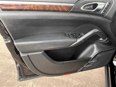 2012 Porsche Cayenne LEATHER SUNROOF HEATED STS REARCAM SIRIUS 19 " WHLS - Photo 60 - Houston, TX 77031