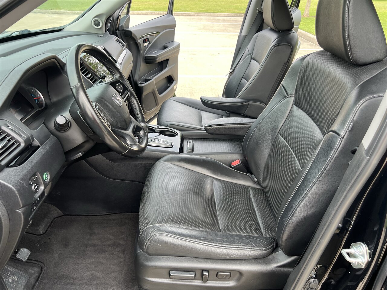 2019 Honda Pilot ELITE AWD CAPT SEATS 3rd ROW NAV CAM HTD/COOL STS   - Photo 28 - Houston, TX 77031