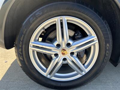 2014 Porsche Cayenne PLATINUM ED NAV REARCAM S/R HTD SEATS MSRP $64950 - Photo 12 - Houston, TX 77031