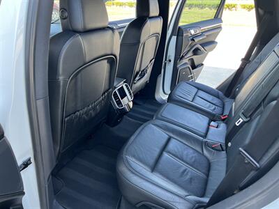 2014 Porsche Cayenne PLATINUM ED NAV REARCAM S/R HTD SEATS MSRP $64950 - Photo 42 - Houston, TX 77031