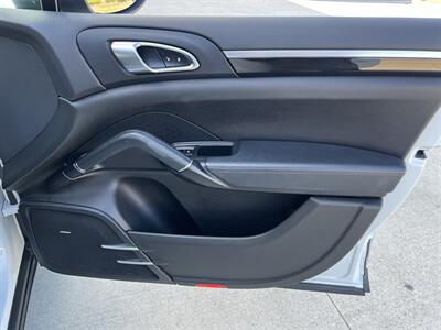 2014 Porsche Cayenne PLATINUM ED NAV REARCAM S/R HTD SEATS MSRP $64950 - Photo 67 - Houston, TX 77031