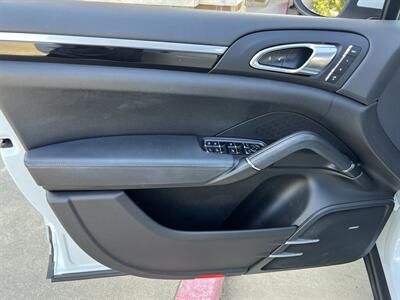 2014 Porsche Cayenne PLATINUM ED NAV REARCAM S/R HTD SEATS MSRP $64950 - Photo 65 - Houston, TX 77031