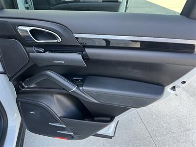 2014 Porsche Cayenne PLATINUM ED NAV REARCAM S/R HTD SEATS MSRP $64950 - Photo 68 - Houston, TX 77031