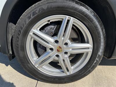 2014 Porsche Cayenne PLATINUM ED NAV REARCAM S/R HTD SEATS MSRP $64950 - Photo 10 - Houston, TX 77031