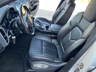 2014 Porsche Cayenne PLATINUM ED NAV REARCAM S/R HTD SEATS MSRP $64950 - Photo 43 - Houston, TX 77031