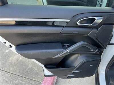 2014 Porsche Cayenne PLATINUM ED NAV REARCAM S/R HTD SEATS MSRP $64950 - Photo 66 - Houston, TX 77031