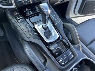 2014 Porsche Cayenne PLATINUM ED NAV REARCAM S/R HTD SEATS MSRP $64950 - Photo 49 - Houston, TX 77031