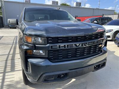 2020 Chevrolet Silverado 1500 CUSTOM CREW CAB APPLE CAR PLAY REAR CAM BLUETOOTH   - Photo 2 - Houston, TX 77031