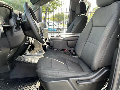 2020 Chevrolet Silverado 1500 CUSTOM CREW CAB APPLE CAR PLAY REAR CAM BLUETOOTH   - Photo 25 - Houston, TX 77031