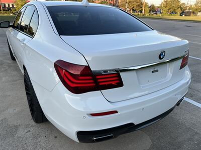 2014 BMW 750i M SPORT AERODYNAMIC PKG 22 " WHLS SOFT CLS DRS   - Photo 7 - Houston, TX 77031