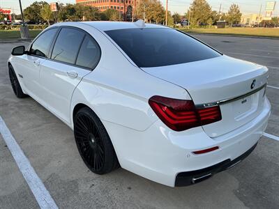 2014 BMW 750i M SPORT AERODYNAMIC PKG 22 " WHLS SOFT CLS DRS   - Photo 6 - Houston, TX 77031