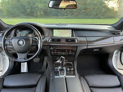 2014 BMW 750i M SPORT AERODYNAMIC PKG 22 " WHLS SOFT CLS DRS   - Photo 34 - Houston, TX 77031