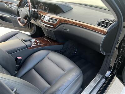 2013 Mercedes-Benz S 550 AMG PKG SPORT PKG KEYLESS GO ROOF VENT SEATS   - Photo 32 - Houston, TX 77031