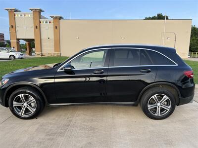 2017 Mercedes-Benz GLC GLC 300 KEYLESS START REARCAM PANO ONLY 67K MILES   - Photo 12 - Houston, TX 77031