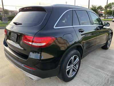 2017 Mercedes-Benz GLC GLC 300 KEYLESS START REARCAM PANO ONLY 67K MILES   - Photo 10 - Houston, TX 77031