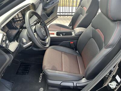 2025 Nissan Kicks SR LEATHERETTE 19 " WHLS BLIND SPORT ONLY 930 MILES   - Photo 34 - Houston, TX 77031