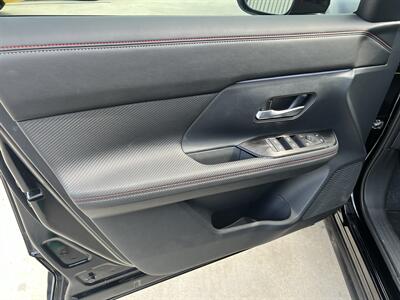 2025 Nissan Kicks SR LEATHERETTE 19 " WHLS BLIND SPORT ONLY 930 MILES   - Photo 54 - Houston, TX 77031