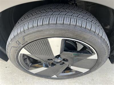 2025 Nissan Kicks SR LEATHERETTE 19 " WHLS BLIND SPORT ONLY 930 MILES   - Photo 15 - Houston, TX 77031