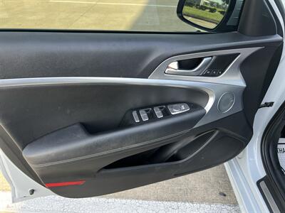 2022 Genesis G70 GENESIS 2.0T PRESTIGE ONLY 75K MILES MSRP $42935   - Photo 59 - Houston, TX 77031