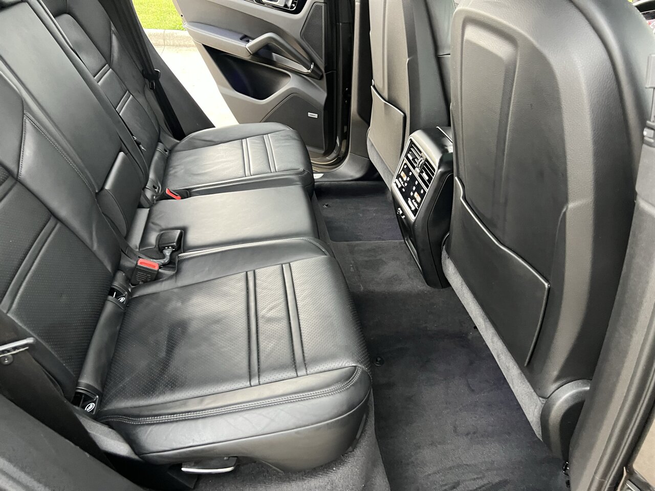 2020 Porsche Cayenne LEATHER PANO NAV HTD/COOL SEATS 20 " WHEELS REARCAM   - Photo 47 - Houston, TX 77031