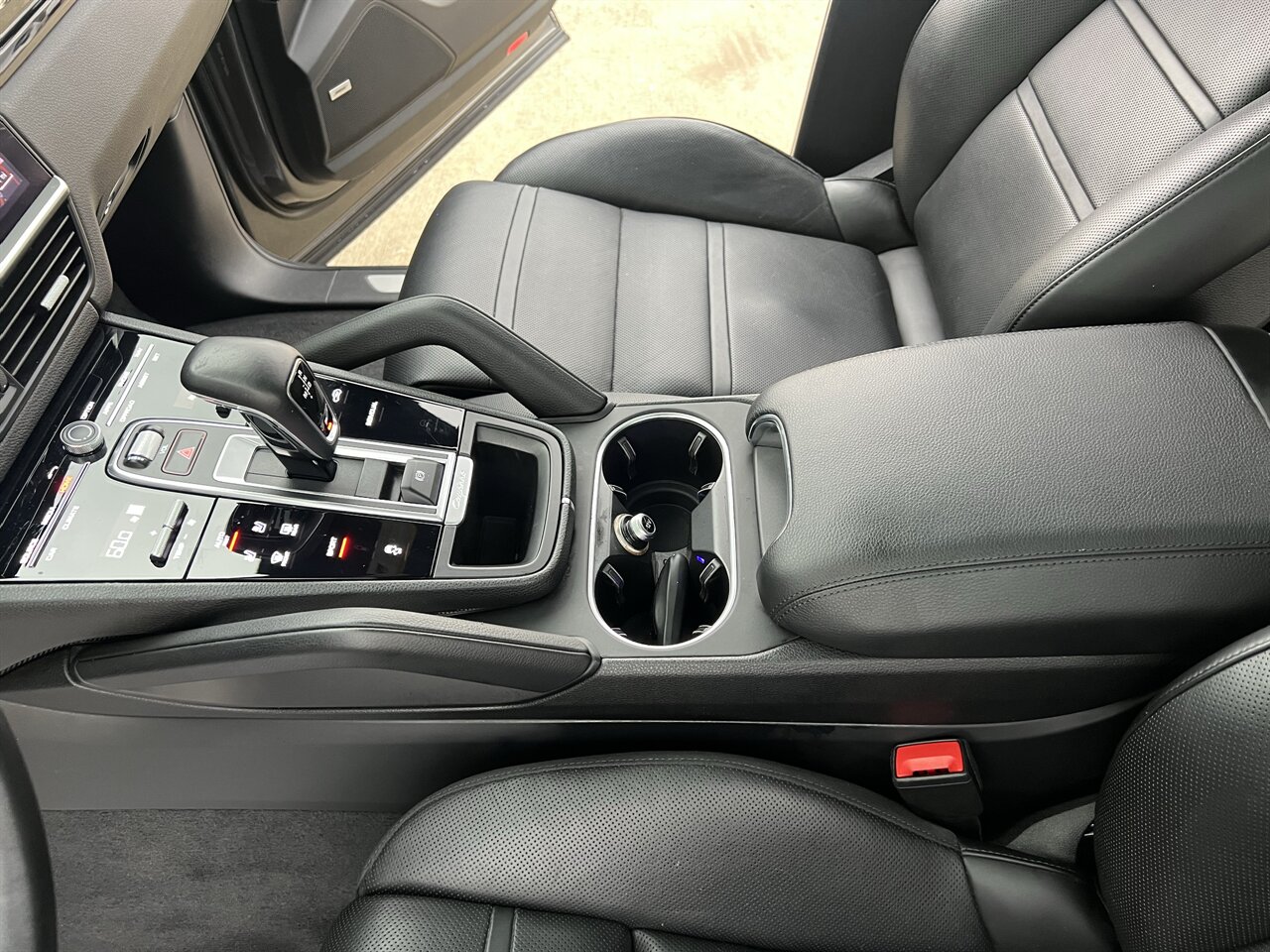 2020 Porsche Cayenne LEATHER PANO NAV HTD/COOL SEATS 20 " WHEELS REARCAM   - Photo 55 - Houston, TX 77031