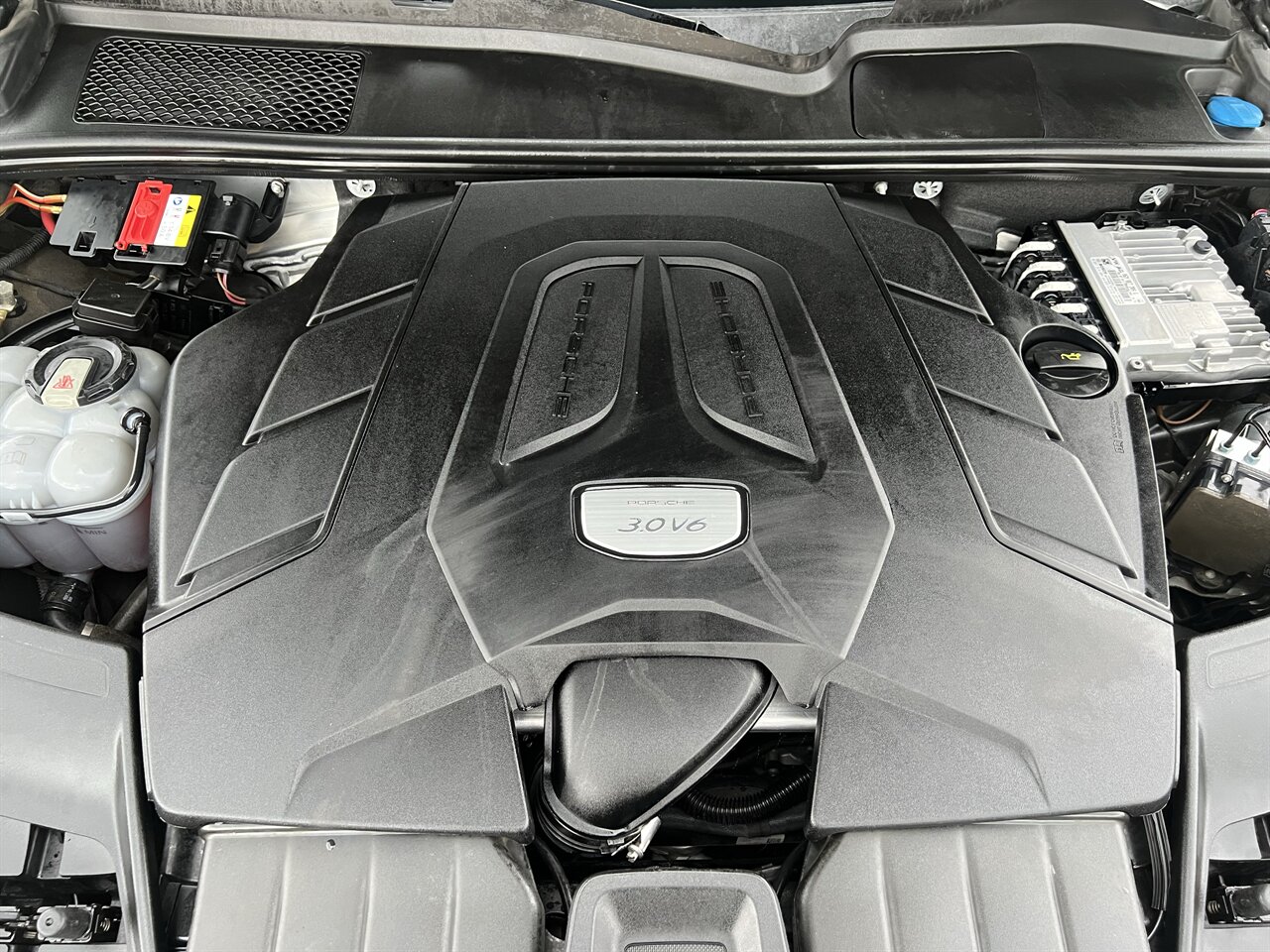 2020 Porsche Cayenne LEATHER PANO NAV HTD/COOL SEATS 20 " WHEELS REARCAM   - Photo 28 - Houston, TX 77031