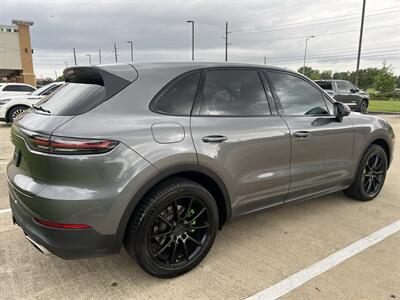 2020 Porsche Cayenne LEATHER PANO NAV HTD/COOL SEATS 20 " WHEELS REARCAM - Photo 18 - Houston, TX 77031