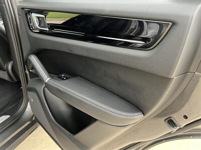 2020 Porsche Cayenne LEATHER PANO NAV HTD/COOL SEATS 20 " WHEELS REARCAM - Photo 72 - Houston, TX 77031