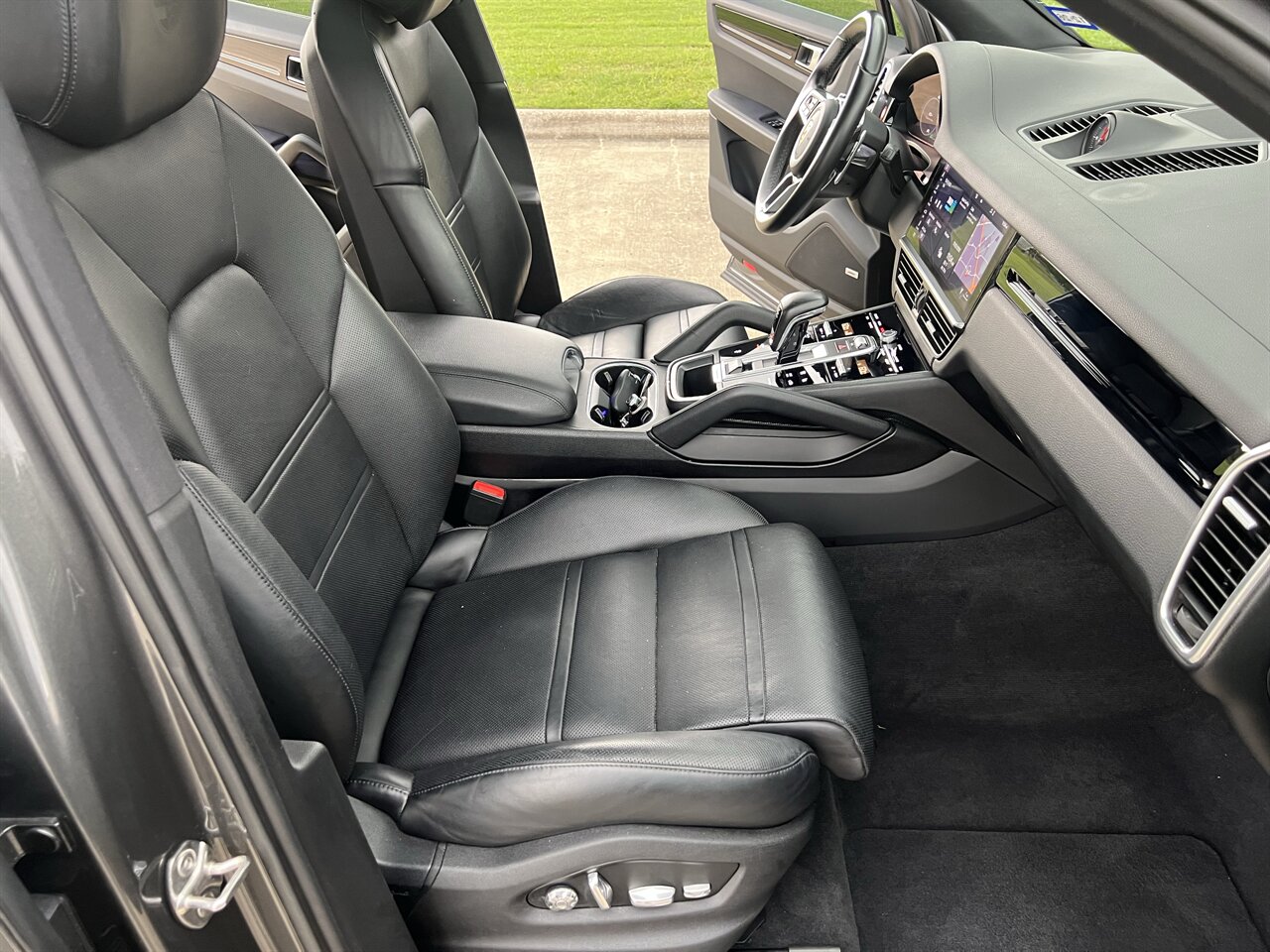 2020 Porsche Cayenne LEATHER PANO NAV HTD/COOL SEATS 20 " WHEELS REARCAM   - Photo 44 - Houston, TX 77031