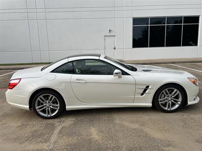 2014 Mercedes-Benz SL 550 CONV AMG STYLG PKG PANO VENT STS KEYLESS GO   - Photo 26 - Houston, TX 77031