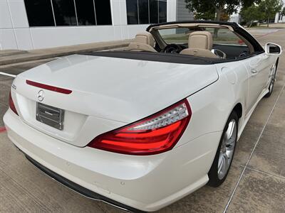 2014 Mercedes-Benz SL 550 CONV AMG STYLG PKG PANO VENT STS KEYLESS GO   - Photo 9 - Houston, TX 77031