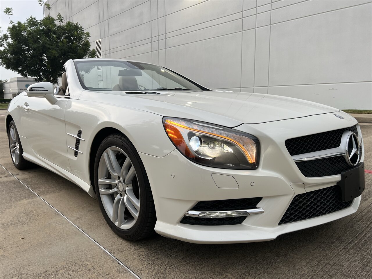 2014 Mercedes-Benz SL 550 CONV AMG STYLG PKG PANO VENT STS KEYLESS GO   - Photo 1 - Houston, TX 77031