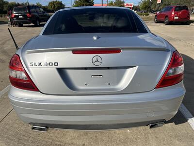 2009 Mercedes-Benz SLK 300 SPORT AMG STYLE PKG 18 " WHLS ONLY 83K MLS - Photo 10 - Houston, TX 77031