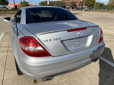 2009 Mercedes-Benz SLK 300 SPORT AMG STYLE PKG 18 " WHLS ONLY 83K MLS - Photo 9 - Houston, TX 77031