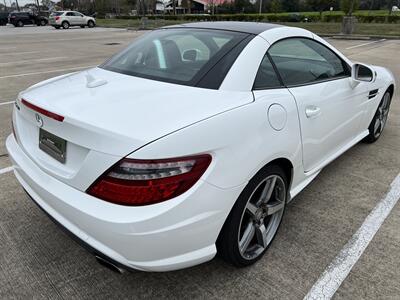 2015 Mercedes-Benz SLK 250 AMG STYLE PKG SPT SUSPENSION PANO 31K MLS   - Photo 24 - Houston, TX 77031